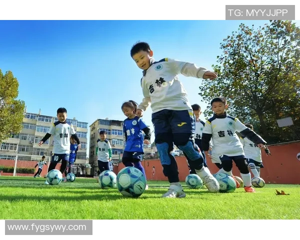 提升小学足球守门员技能的系统训练方法与实用技巧分享