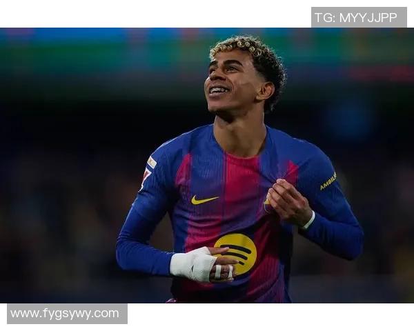 足球即评：深入解析赛场瞬间与球员表现的全新视角与思考